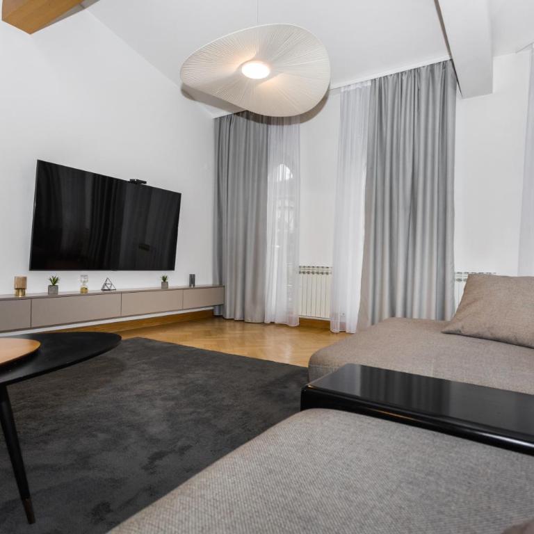 ApartVilla Art of Living luxury suite - Three-Bedroom Apartment - 8