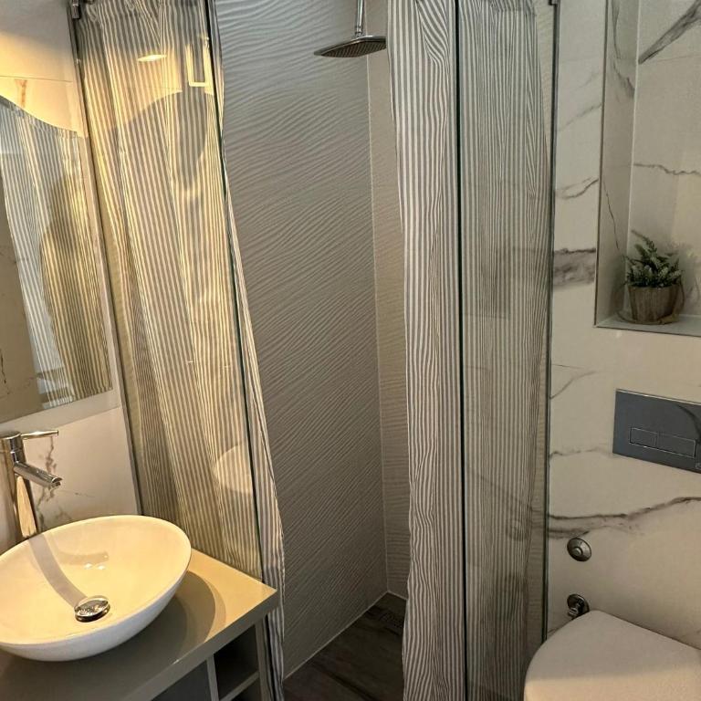The Pearl - One-Bedroom Apartment - 15