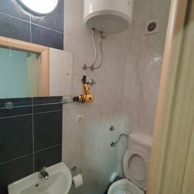 Lovely Home City Center - Triple Room with Private Bathroom - 20