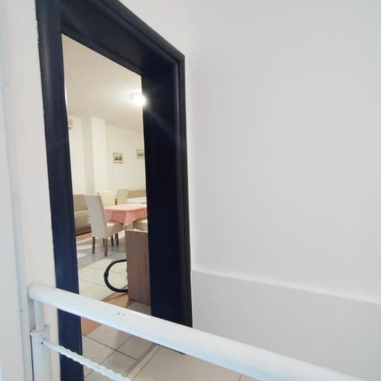 Lovely Home City Center - Triple Room with Private Bathroom - 23
