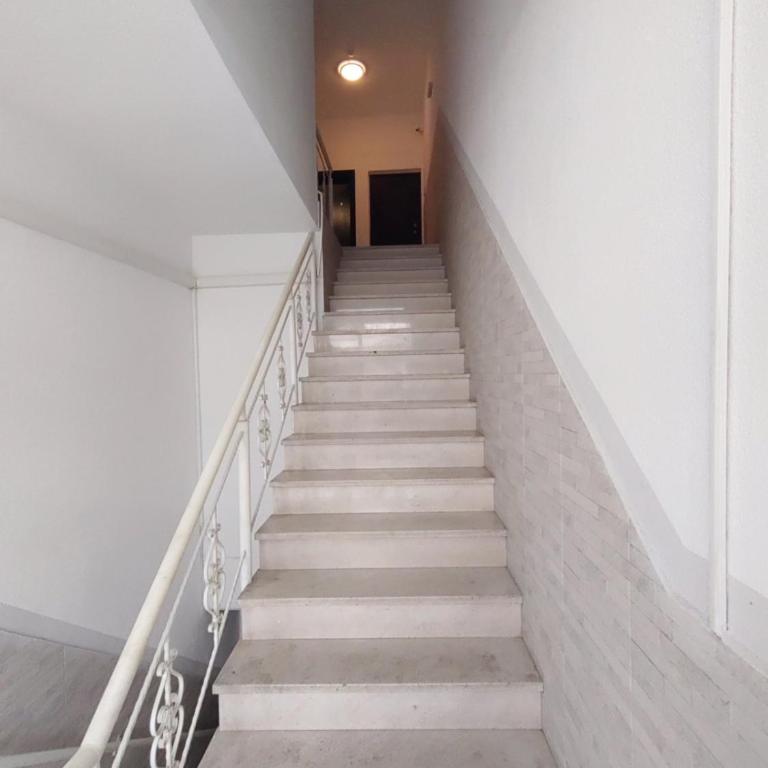 Lovely Home City Center - Triple Room with Private Bathroom - 21