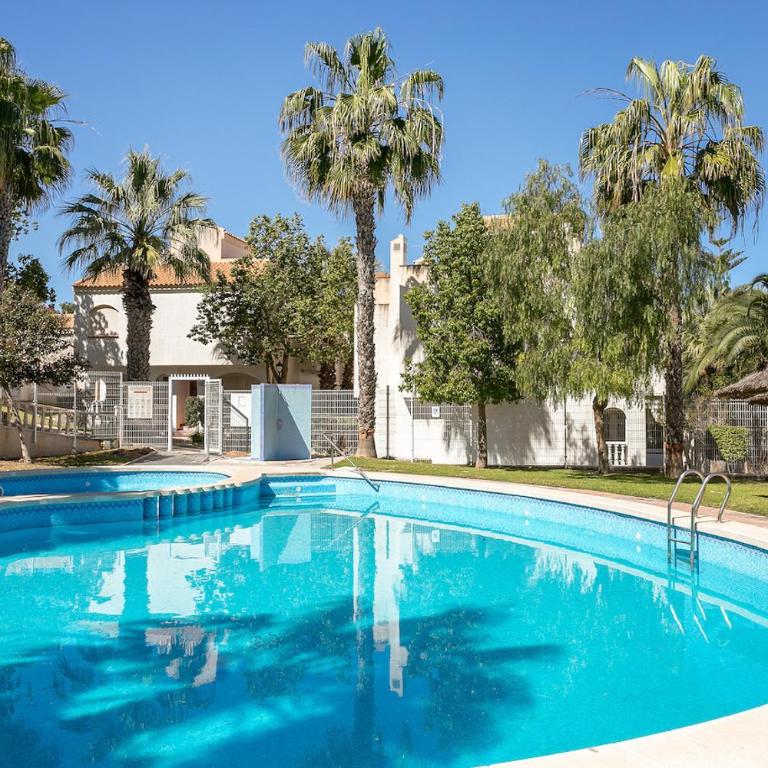 Bonita casa en urbanización privada muy cerca del mar y de Alicante - Two-Bedroom House - 18