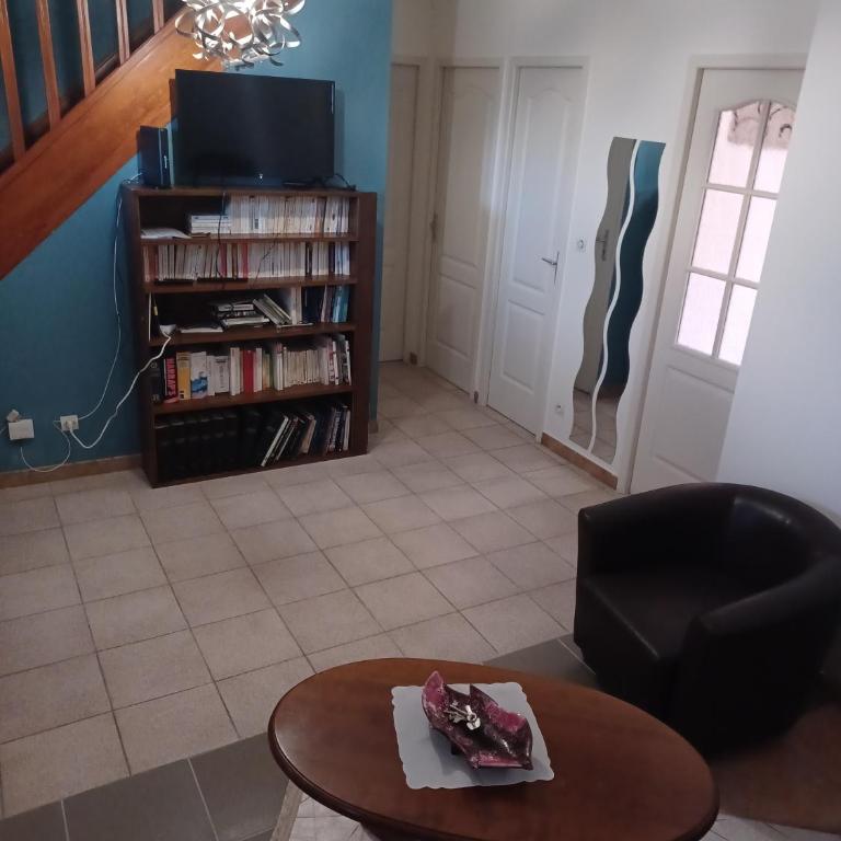 Grand Duplex Centre-Proche Gare & Axe Routier - Deluxe Apartment - 8