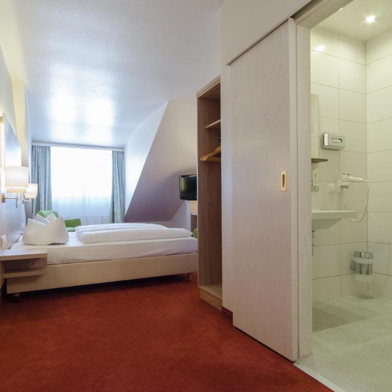 Garden Hotel - Habitación Estándar con cama doble - 8