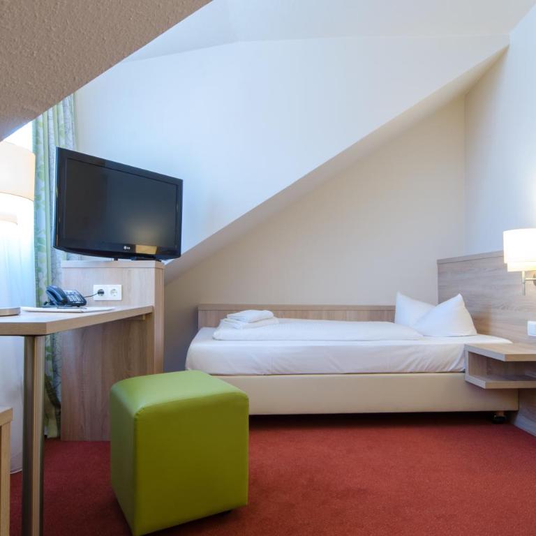 Garden Hotel - Habitación Triple - 3