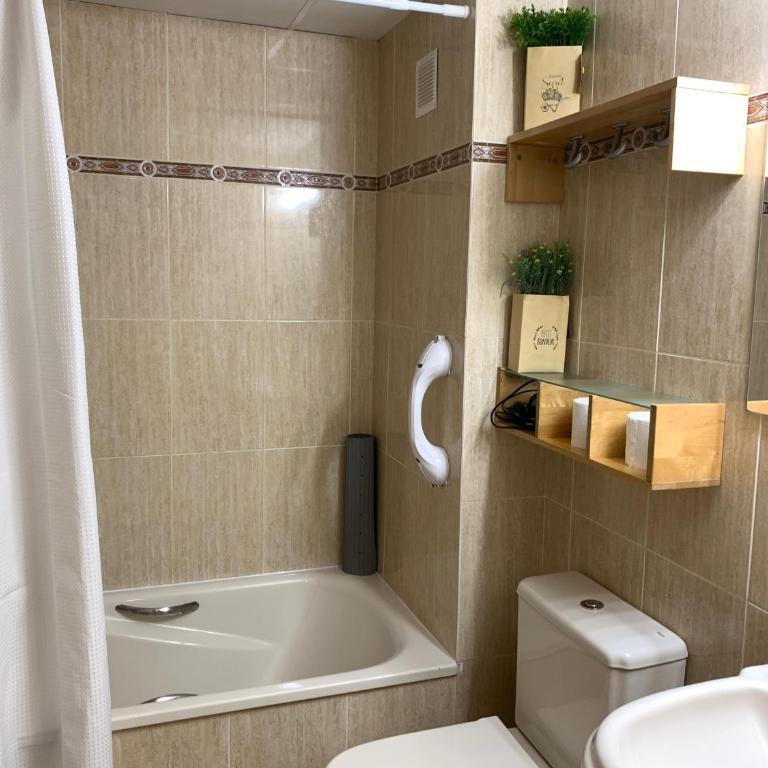 Acogedor apartamento con piscina en Vilafortuny, Cambrils - Apartamento con vistas a la piscina - 9