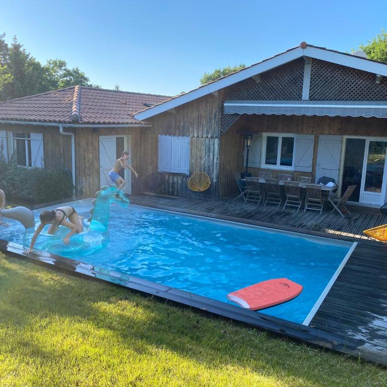 Maison cabane proche océan/bassin !!! - Villa - 1