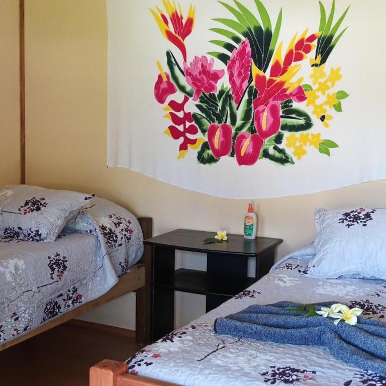Camping Hostal Tipanie Moana Aeropuerto Centro - Habitación Doble con baño privado - 2 camas - 5