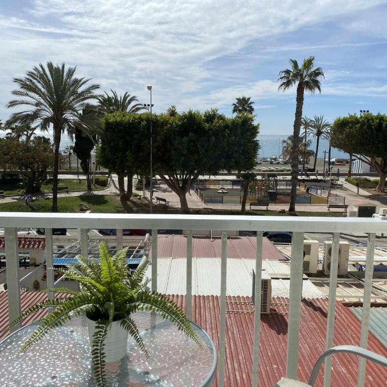 APARTAMENTO 2 HABITACIONES FRONTAL AL MAR 2 - Apartment with Sea View - 1
