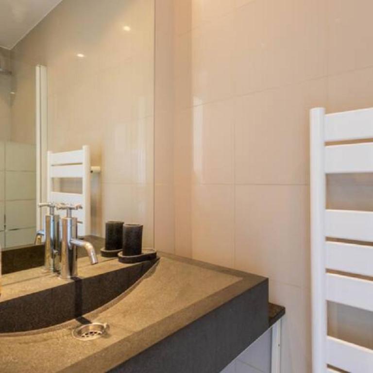 Centrally located flat with sea view terrasse - Appartement 2 Chambres - 11