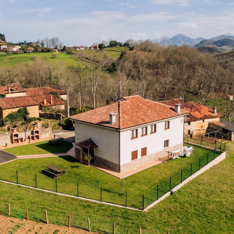 Apartamentos La Cortina - Four-Bedroom House - 2