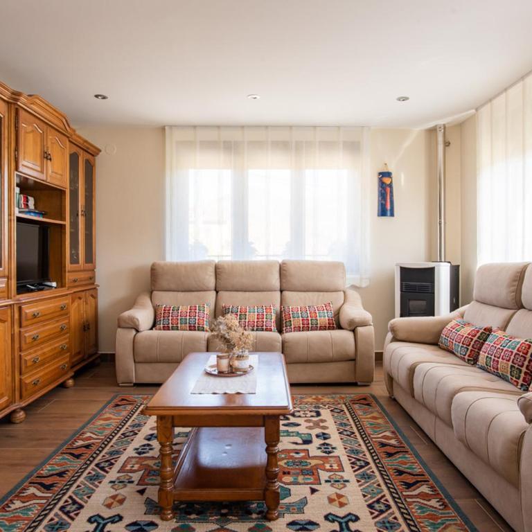 Apartamentos La Cortina - Four-Bedroom House - 6