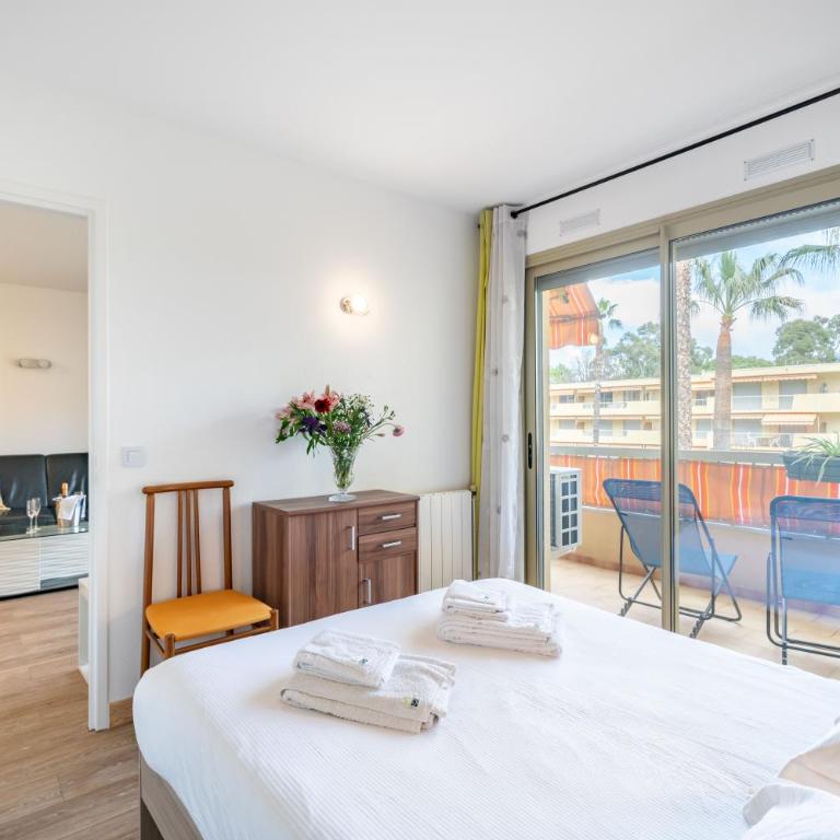 Hello Côte D'Azur - Spacieux 3 pieces a 5 min des plages a pieds - Two-Bedroom Apartment - 14