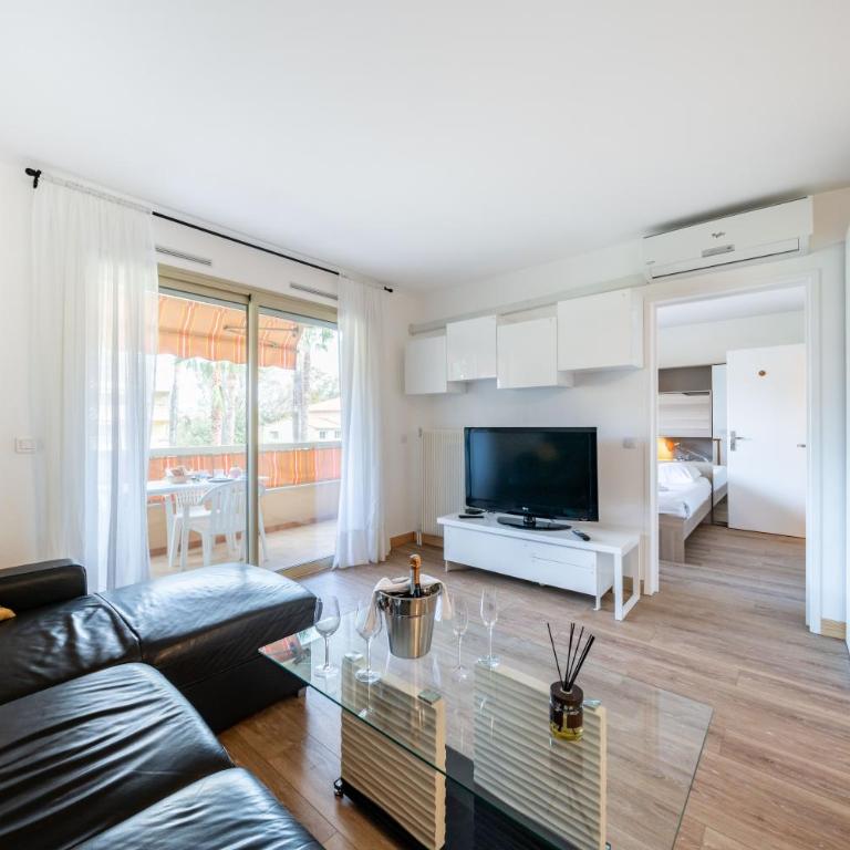 Hello Côte D'Azur - Spacieux 3 pieces a 5 min des plages a pieds - Two-Bedroom Apartment - 6