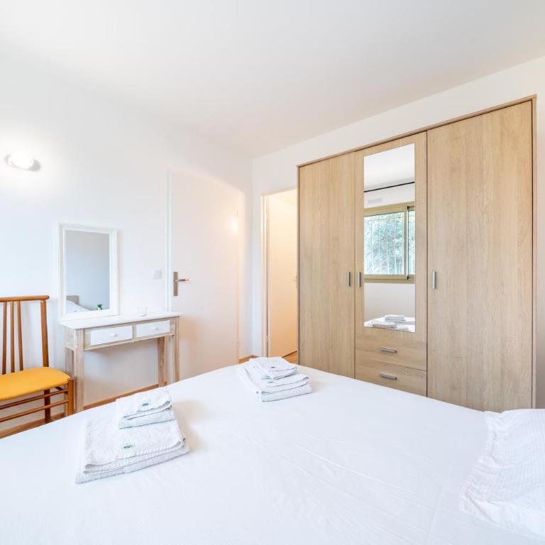 Hello Côte D'Azur - Spacieux 3 pieces a 5 min des plages a pieds - Two-Bedroom Apartment - 24