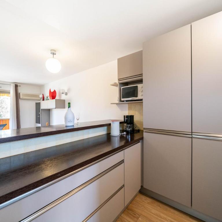 Hello Côte D'Azur - Spacieux 2pièces à5min de plages - Apartment mit 1 Schlafzimmer - 9
