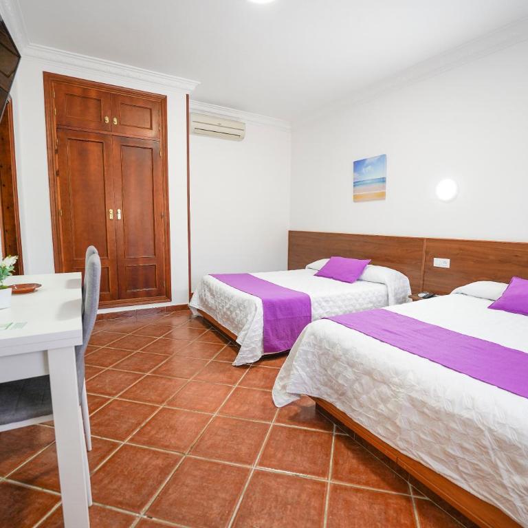 Hostal Los Mellizos - Chambre Quadruple Supérieure - 5