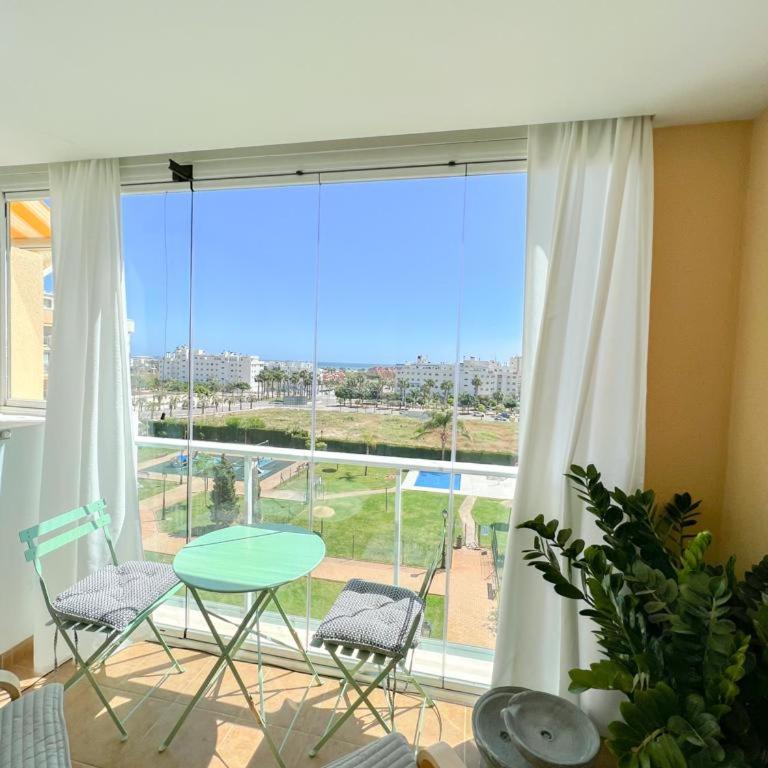 Bright apartment with terrace, pool and beach - Apartamento de 3 dormitorios - 5