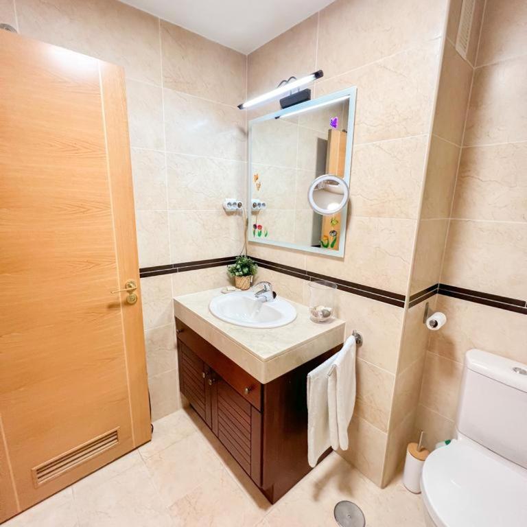 Bright apartment with terrace, pool and beach - Apartamento de 3 dormitorios - 8