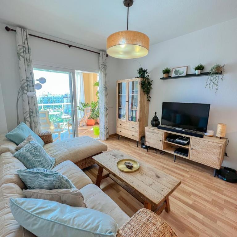 Bright apartment with terrace, pool and beach - Apartamento de 3 dormitorios - 9