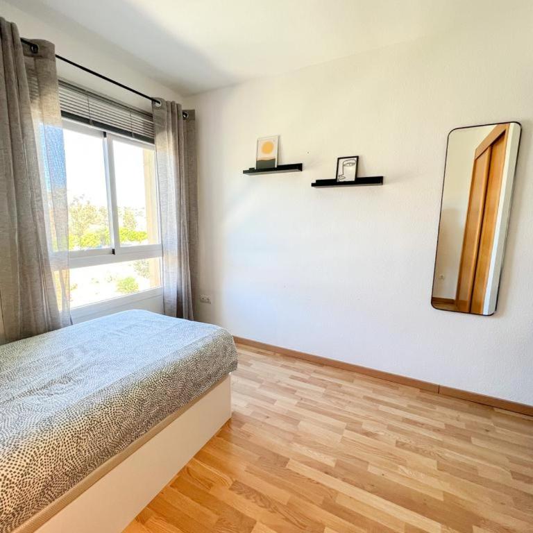Bright apartment with terrace, pool and beach - Apartamento de 3 dormitorios - 25