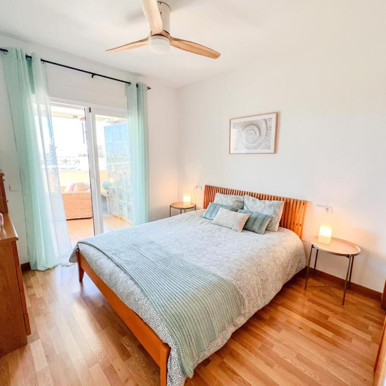 Bright apartment with terrace, pool and beach - Apartamento de 3 dormitorios - 26