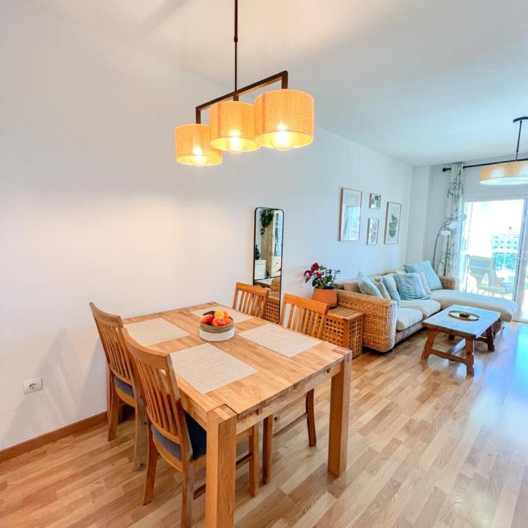 Bright apartment with terrace, pool and beach - Apartamento de 3 dormitorios - 32