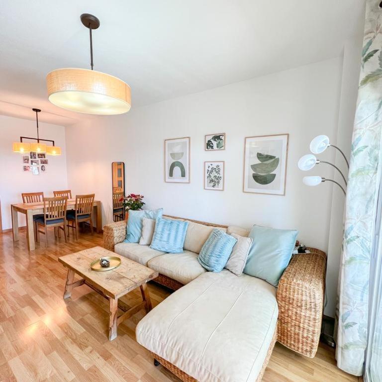 Bright apartment with terrace, pool and beach - Apartamento de 3 dormitorios - 34