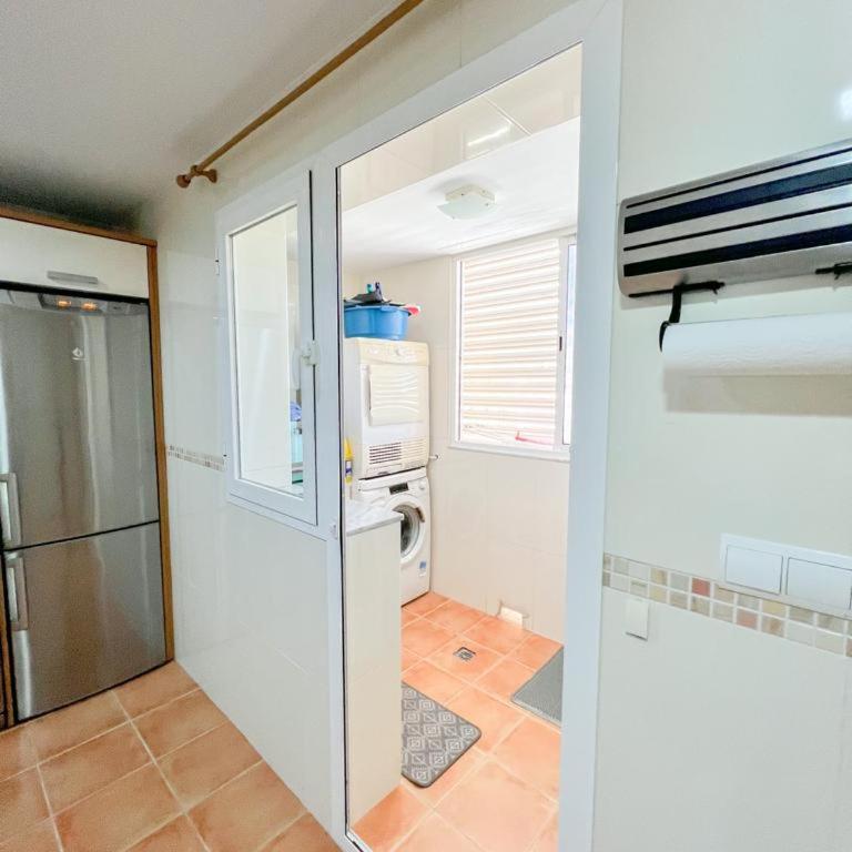Bright apartment with terrace, pool and beach - Apartamento de 3 dormitorios - 36