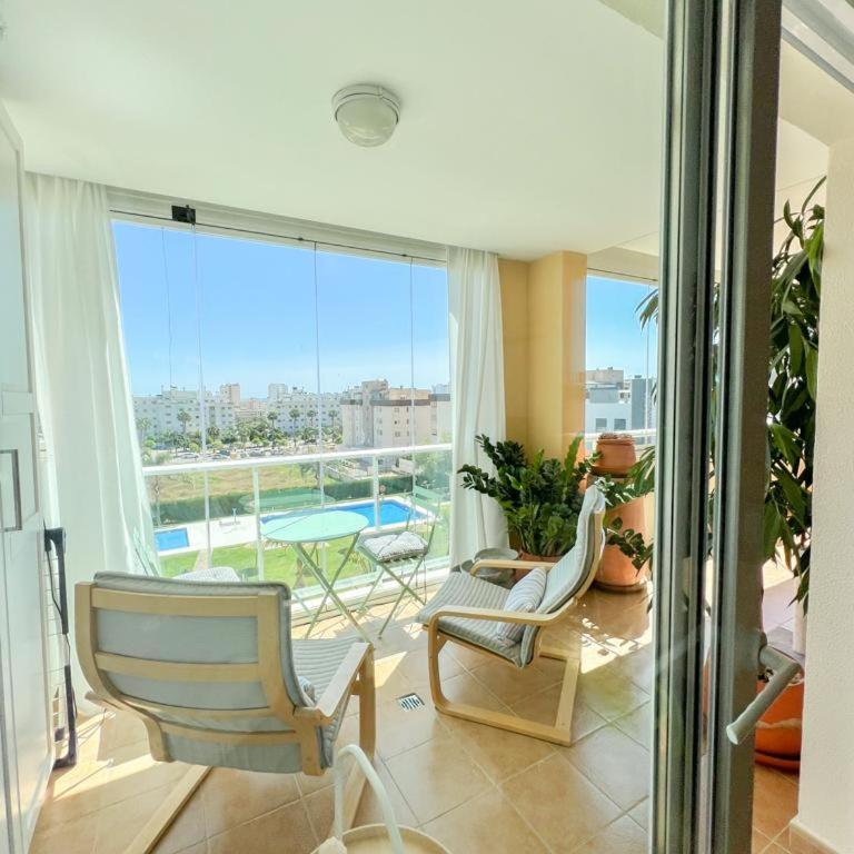 Bright apartment with terrace, pool and beach - Apartamento de 3 dormitorios - 40