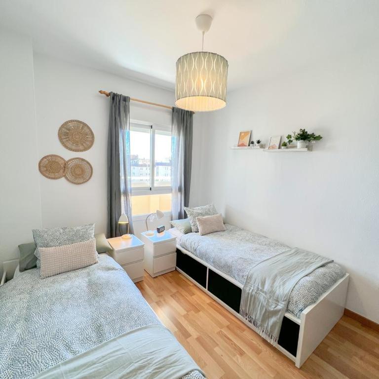 Bright apartment with terrace, pool and beach - Apartamento de 3 dormitorios - 45