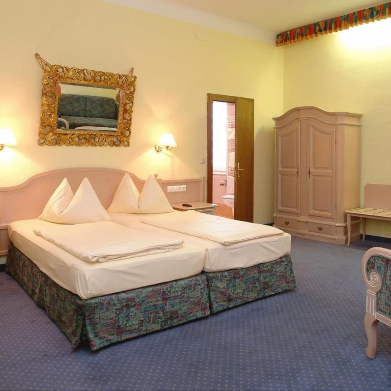 Altstadt Hotel Mosser Villach mit Parkplatz - Doppelzimmer mit Whirlpool - 4