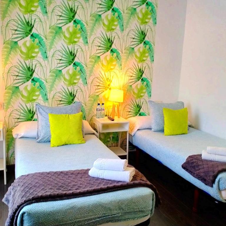 Hostal Mafer - Standard Double or Twin Room with City View - 8