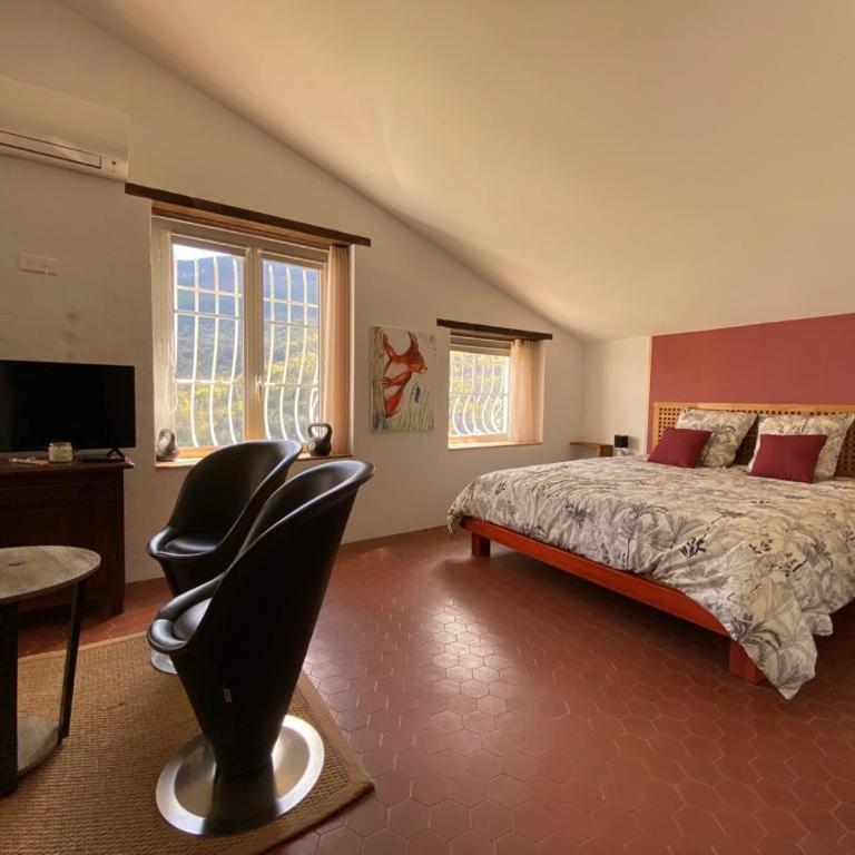 Mas Bella Vida - Chambres d'Hôtes - Chambre Quadruple - Vue sur Montagnes - 3