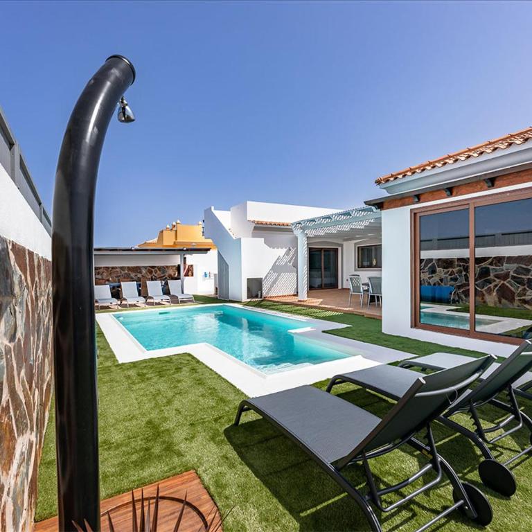 Villa Paula's Dream Private Pool Corralejo By Holidays Home - Villa con piscina privada - 37