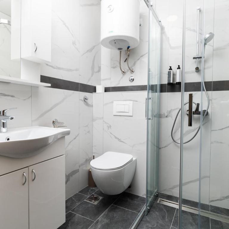 Garni Hotel IMPERIUM Subotica - Deluxe Double or Twin Room with City View - 6