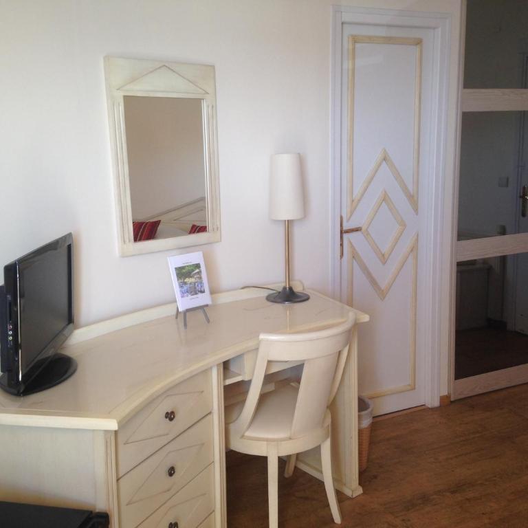 Hôtel Méditerranée - Chambre Double - Vue sur Mer - Premier Étage (2 Adultes + 1 Enfant) - 3