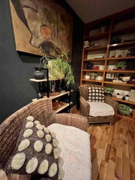 Luxurious Mid Century Modern folk art home - Casa de 4 dormitorios - 32