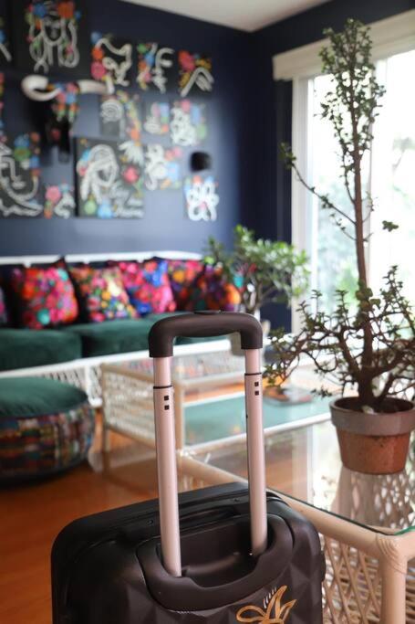 Luxurious Mid Century Modern folk art home - Casa de 4 dormitorios - 53