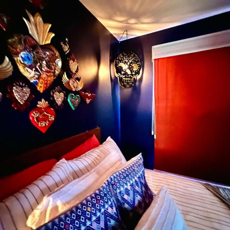 Luxurious Mid Century Modern folk art home - Casa de 4 dormitorios - 56