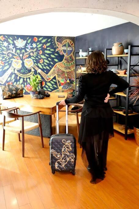 Luxurious Mid Century Modern folk art home - Casa de 4 dormitorios - 63