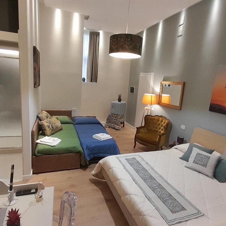 Massimo Luxury Rooms - Camera Familiare Deluxe - 9