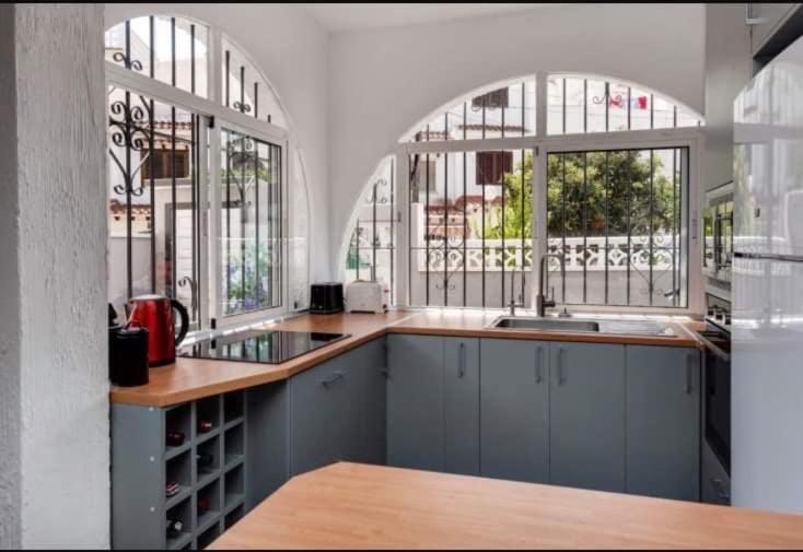 Casa Mascott - Two-Bedroom House - 30