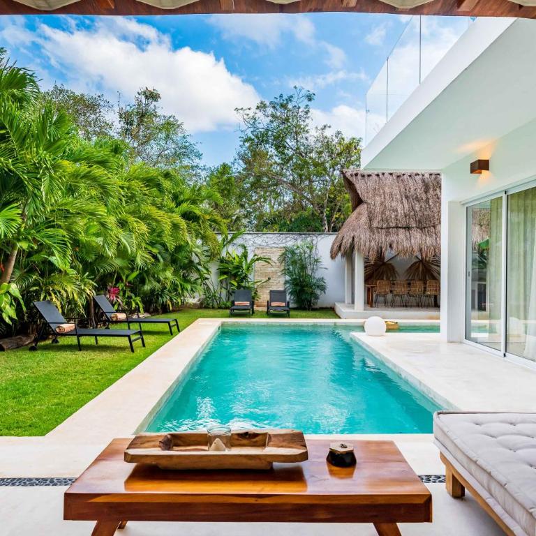 Villa Ek'Balam & Villa Flamingo, Luxury Villas, Private Pool, Private Garden, Jacuzzi, 24h Security - Three-Bedroom Villa 7 - 4