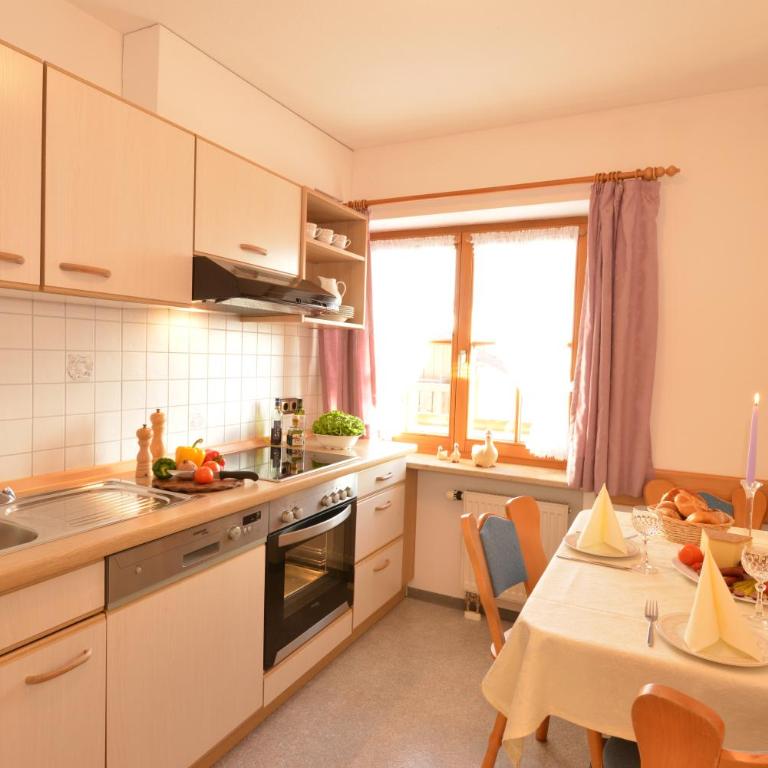 Landhaus Aigner-Vogler - Apartment mit 2 Schlafzimmern und Gartenblick - 2