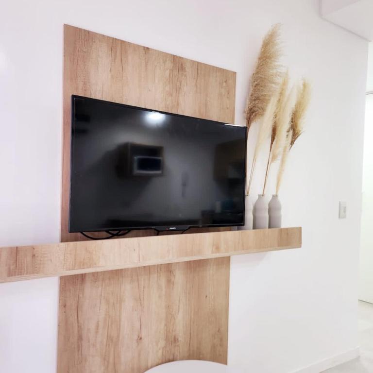 Dptos amoblados NQN - Excelente ubicacion- ZONA CENTRO - Apartamento - 3