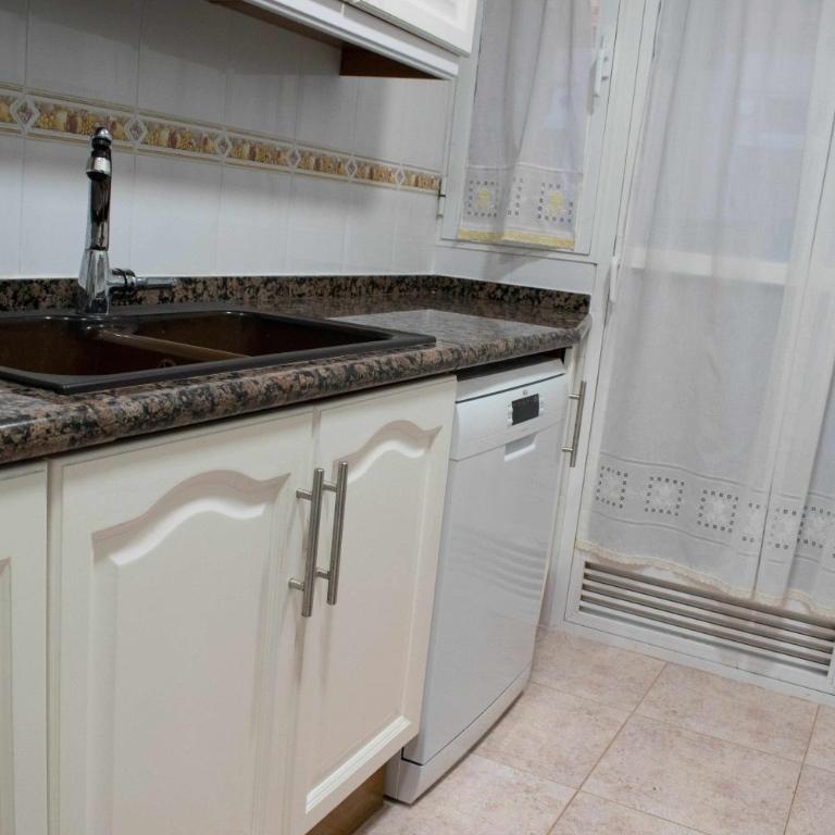 Atico con vistas al Castillo al lado del mar - Apartamento de 3 dormitorios - 28