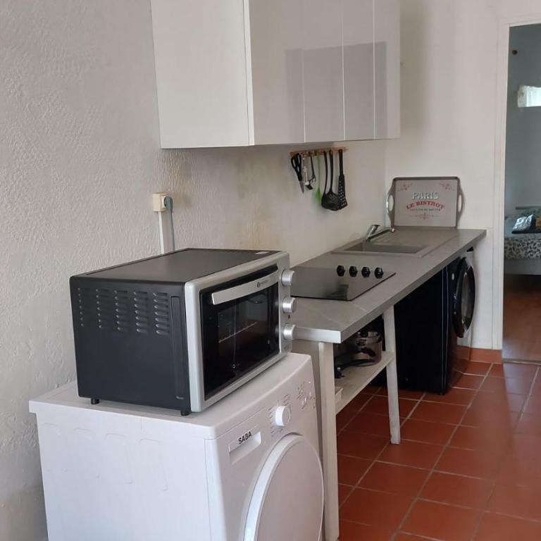 **** VERY CENTRAL Ajaccio 36 rue Fesch, cosy flat in city center pedestrian street, up to 4 people **** - Appartement - 28