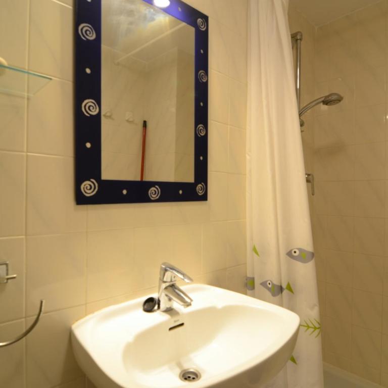 MANUREVA VII 2-A - Two-Bedroom Apartment - 19