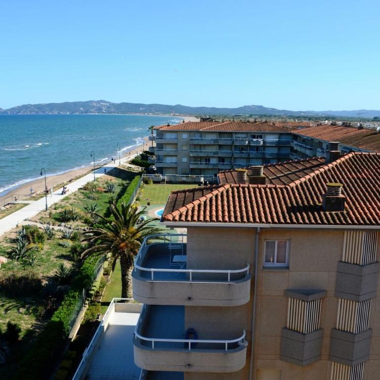 MANUREVA VII 2-A - Two-Bedroom Apartment - 4